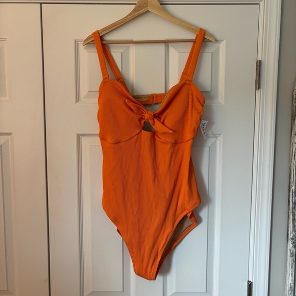 Old Navy Tie-Front Keyhole Bandeau-Style One-Piece Swimsuit 2X Coral Clay NWT - Picture 6 of 11